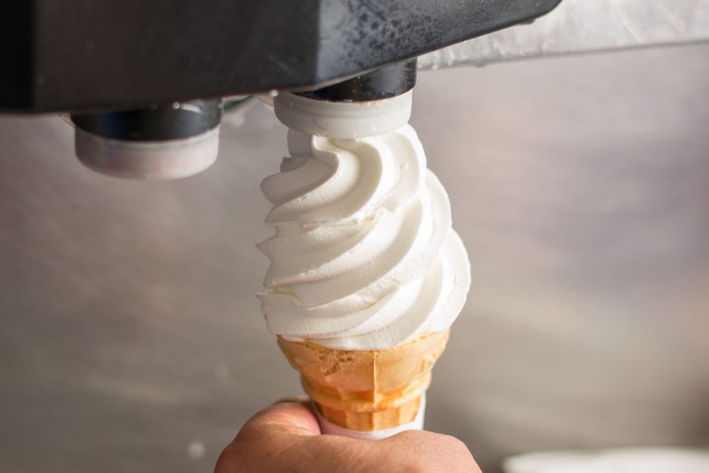 мягкое мороженое из фризера